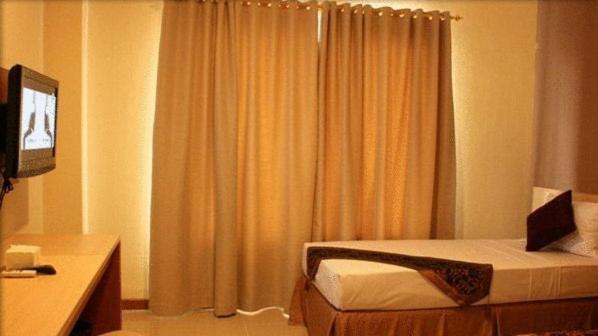 Hotel Delta Sinar Mayang Сидоарджо Номер фото